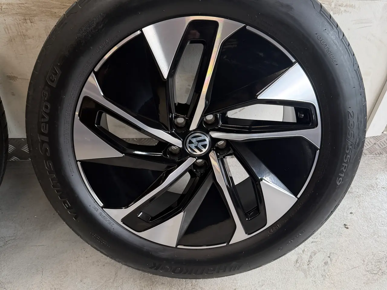 Billede 6 - Originale 19” vw id4 alufælge med hankook sommerdæ