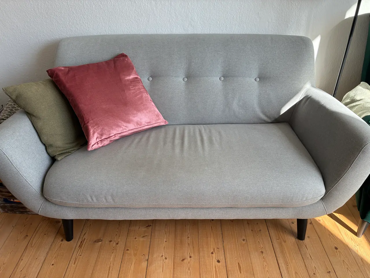 Billede 2 - 2-personers sofa i lys grå