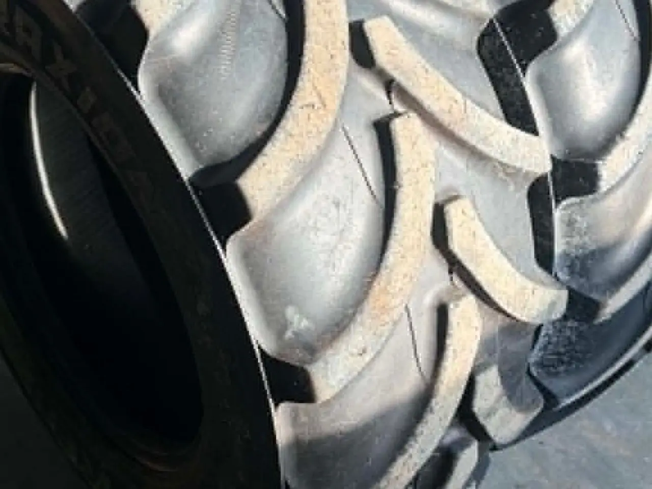 Billede 2 - Vredestein Traxion Versa 460/70-24