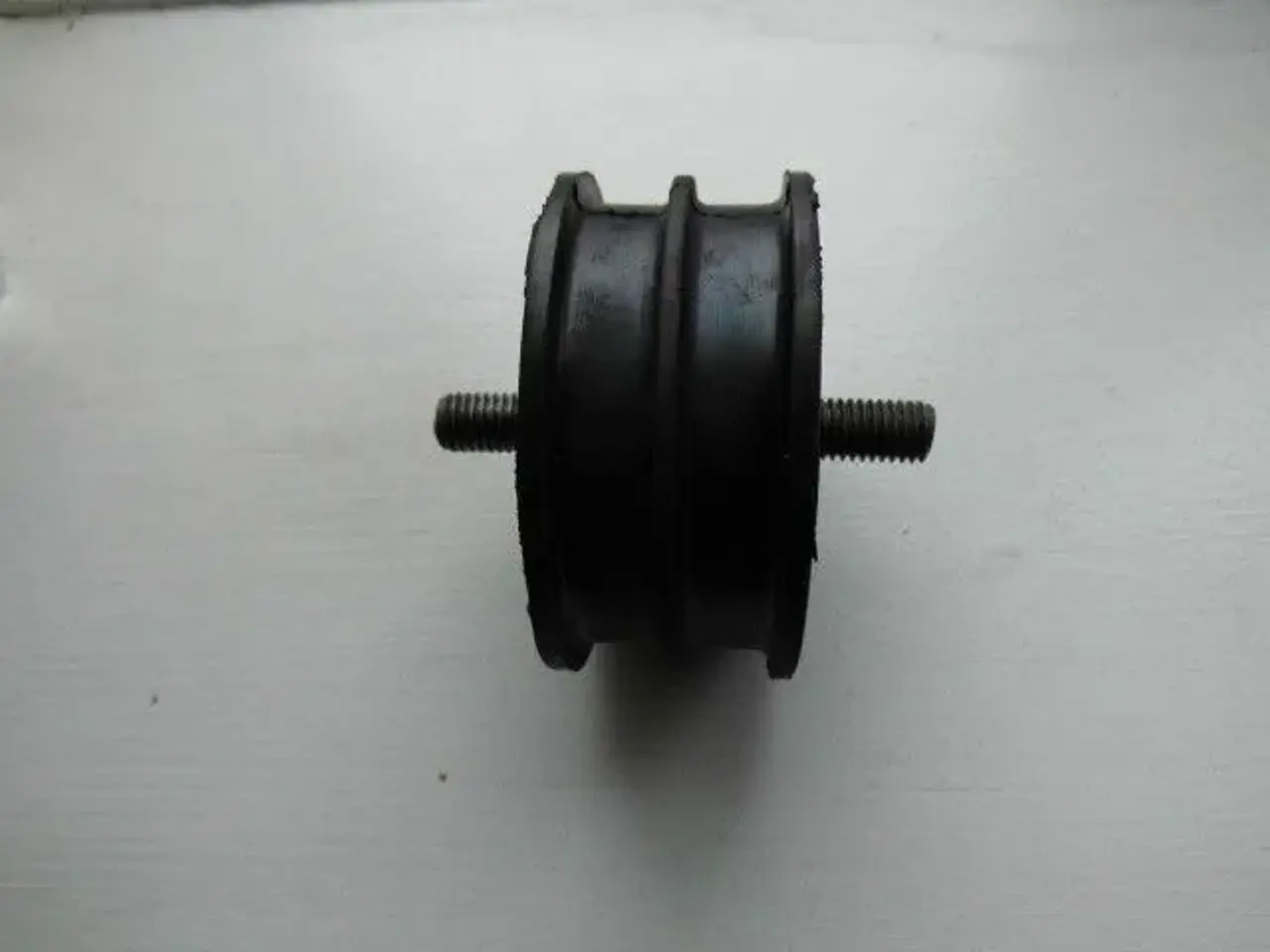 Billede 1 - motorophæng - vibrationsdæmpere