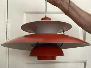 PH 5 rød loftslampe