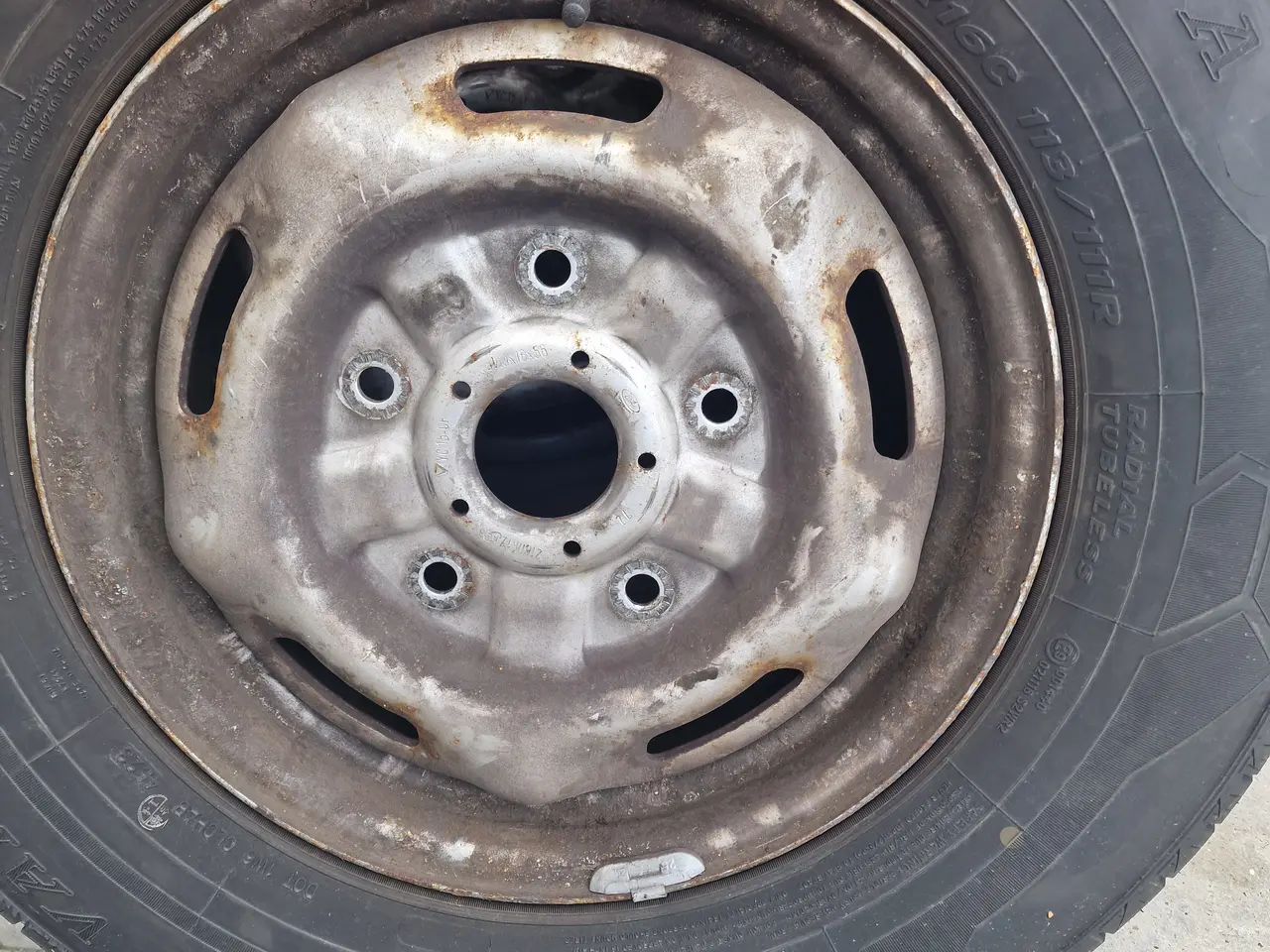 Billede 3 - 215/75-16 sommerdæk m.fælge passer på Ford Transit