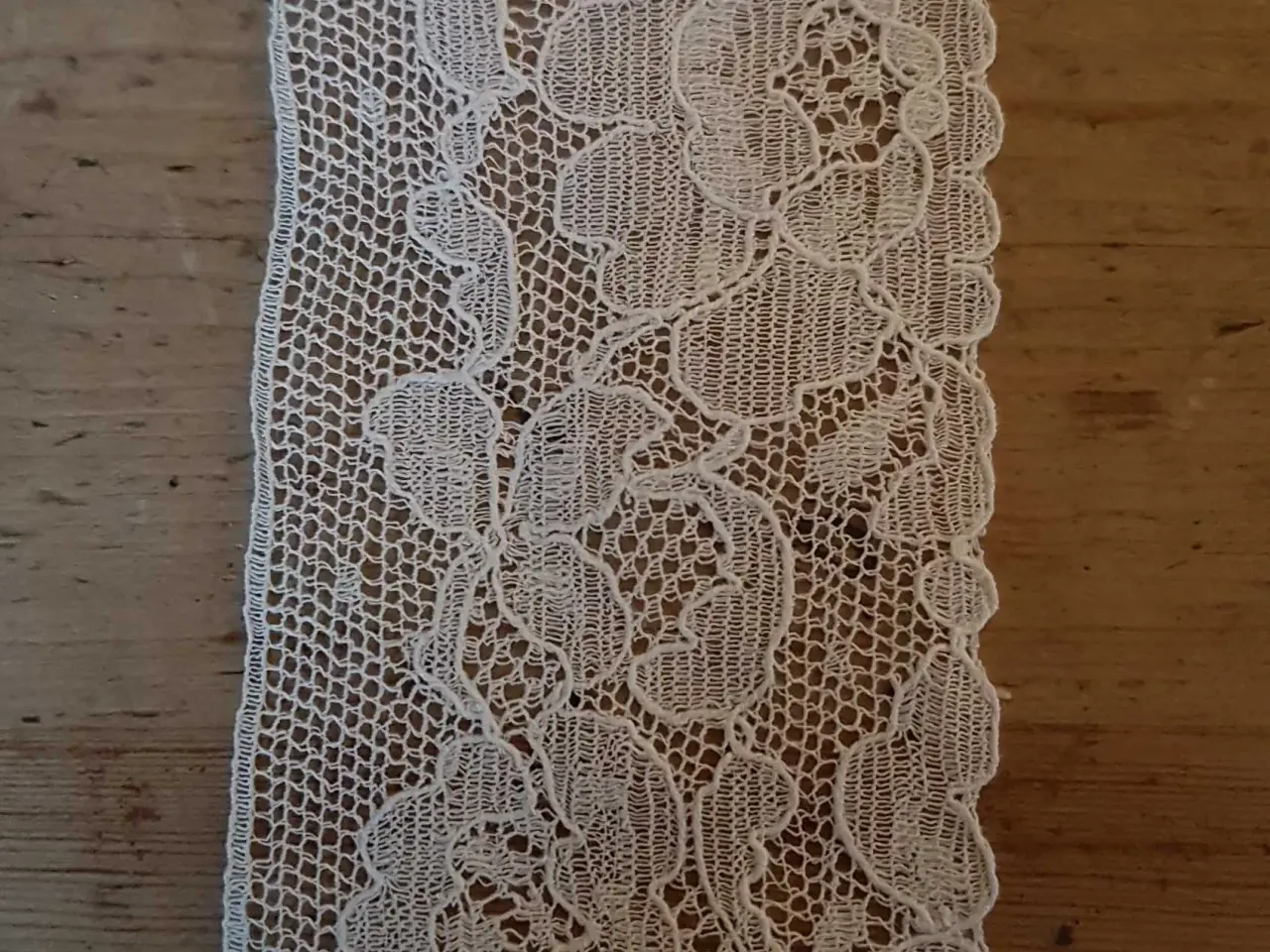 Billede 1 - 54 m blonde. 30 kr pr. m.