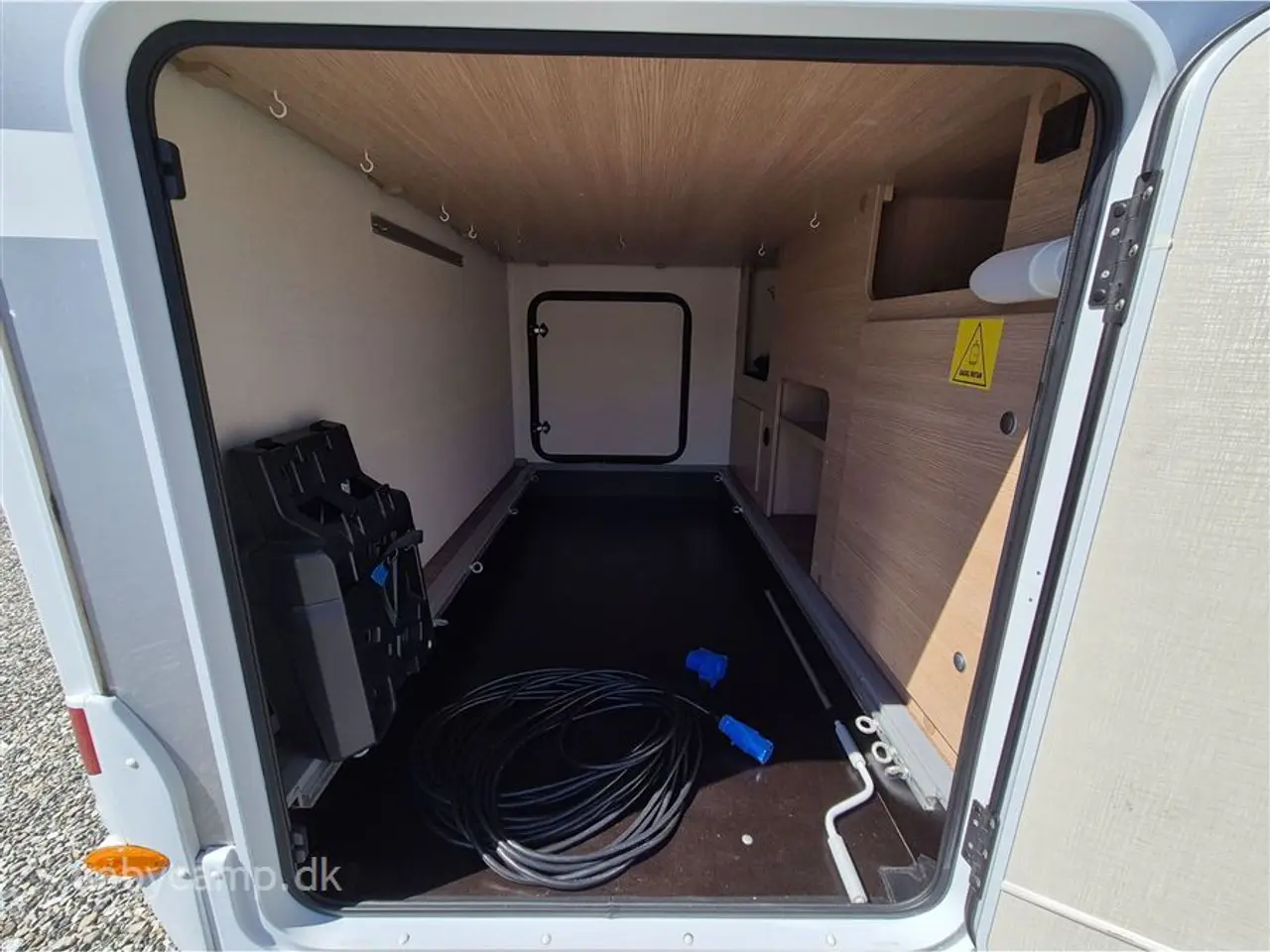 Billede 22 - 2017 - SunLight T 68   Automatgear.2x solceller. 2x 95 Ah Lithium batterier. markise. cykelstativ. thetford gasbageovn. elektrisk indgangstrin. KUN 36.500 KM!!!!!!