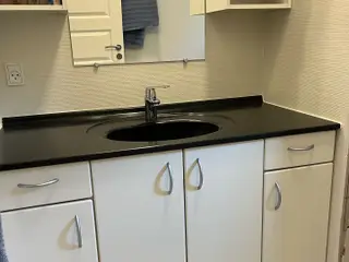 Invita badeværelses møbel fra 2002