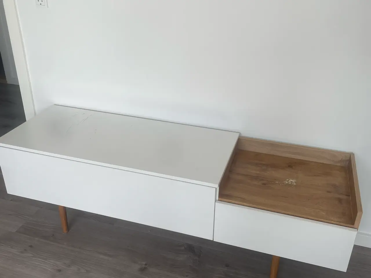 Billede 2 - TV bord i hvid
