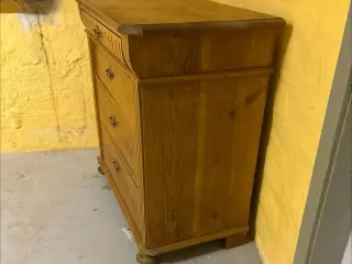 Kommode afsyret