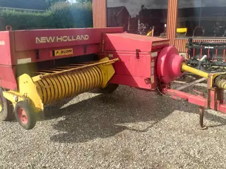 New Holland 376