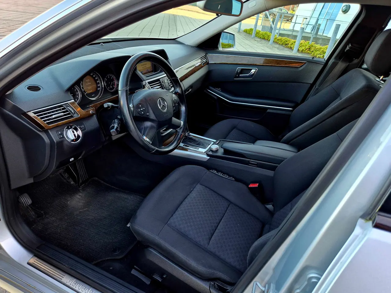 Billede 6 - Mercedes E 220 CDI pæn velholdt fuld service parti