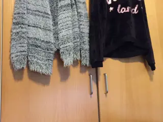 Cardigan og bluse sælges