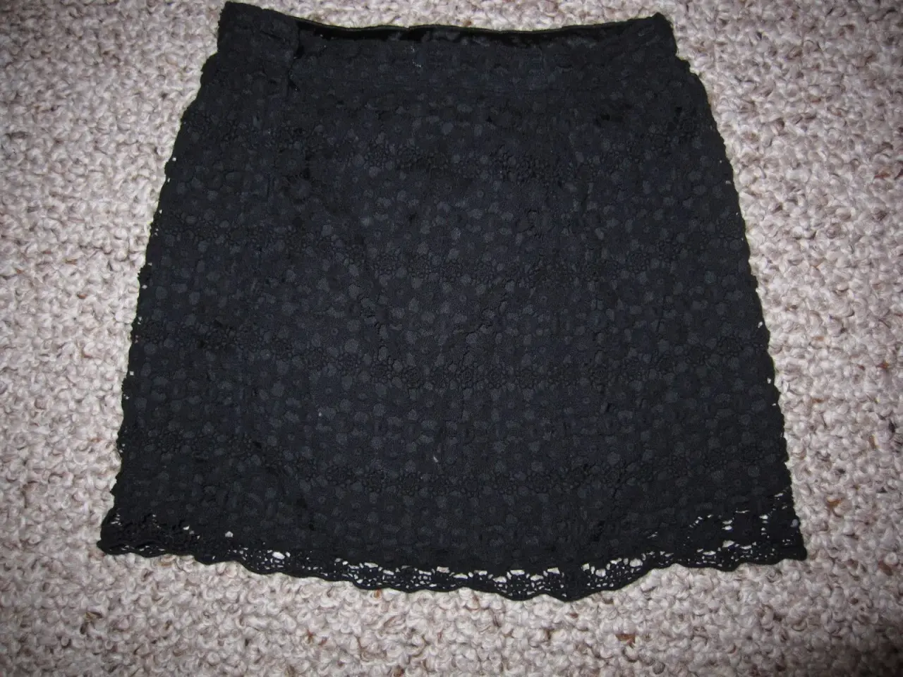 Billede 1 - Blonde sort nederdel str. 34