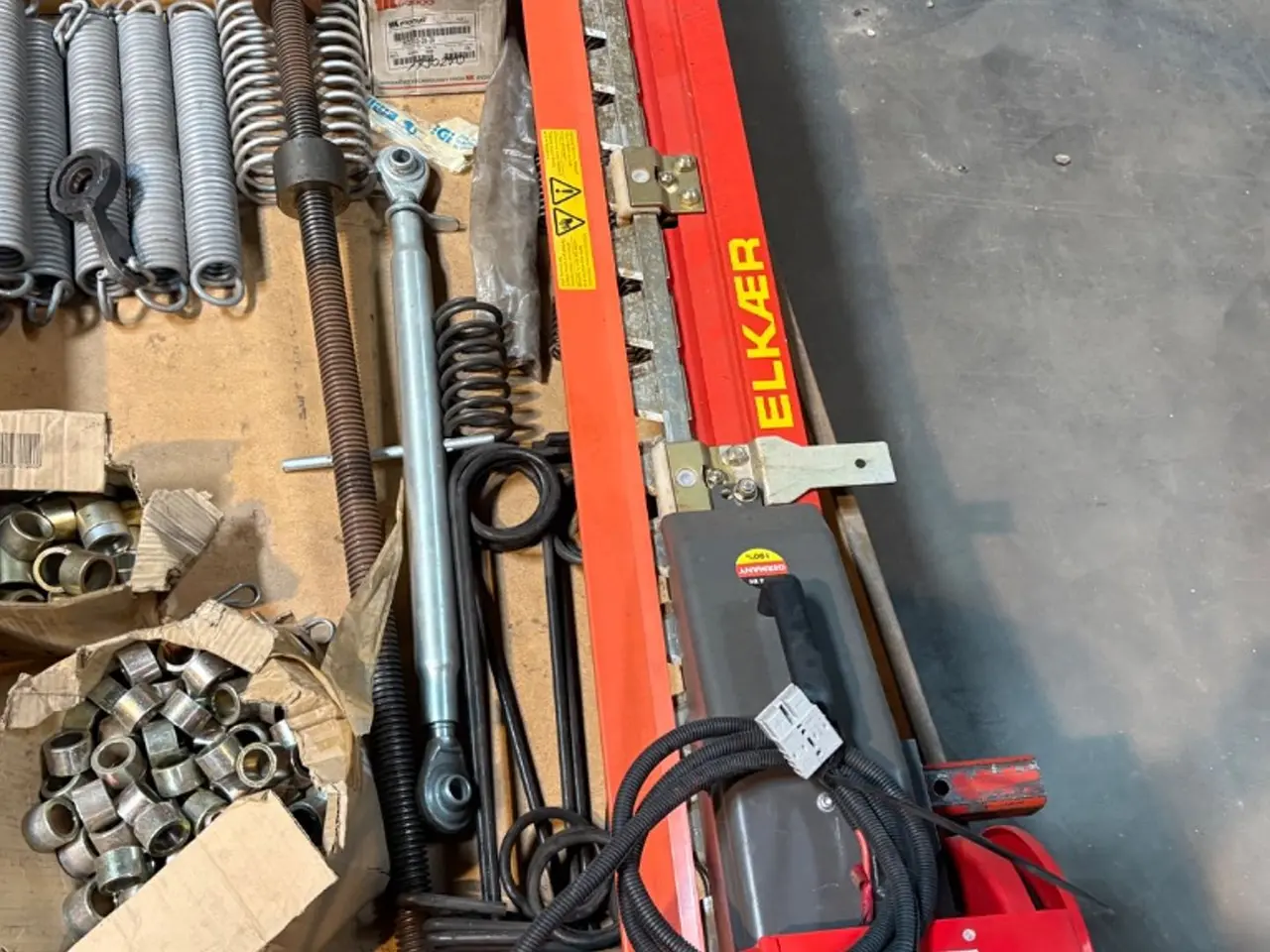 Billede 2 - Elkær elektrisk sidekniv HK1300EL Knivbjælke