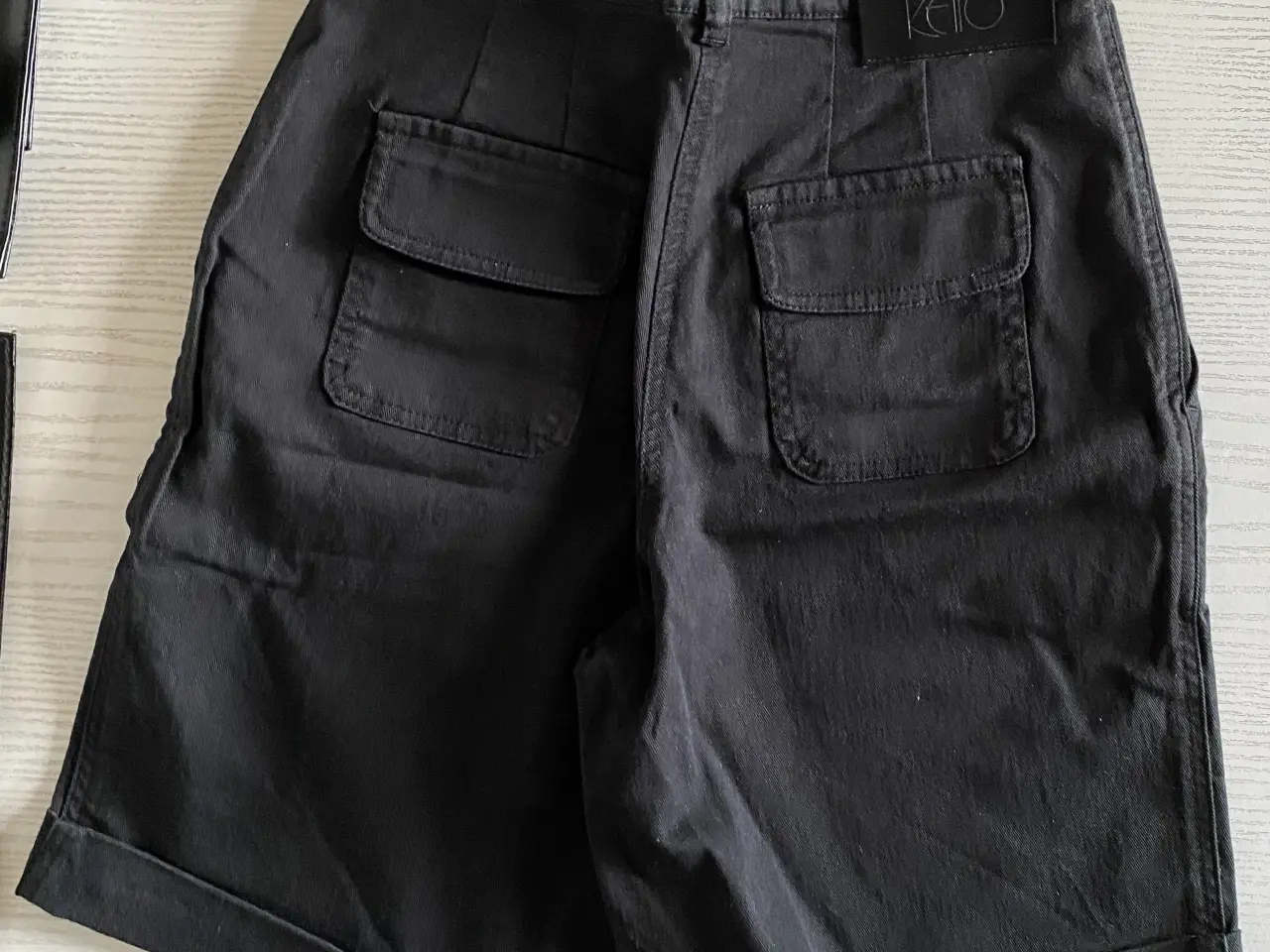 Billede 2 - Shorts, KELLO str. 36