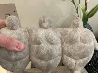 Tre damer skulptur