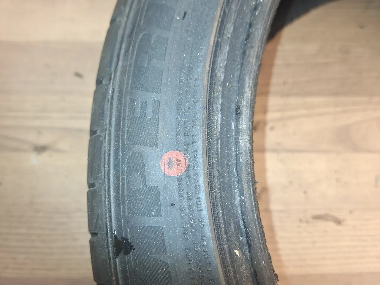 Billede 2 - Dæk imperial 225/40×18