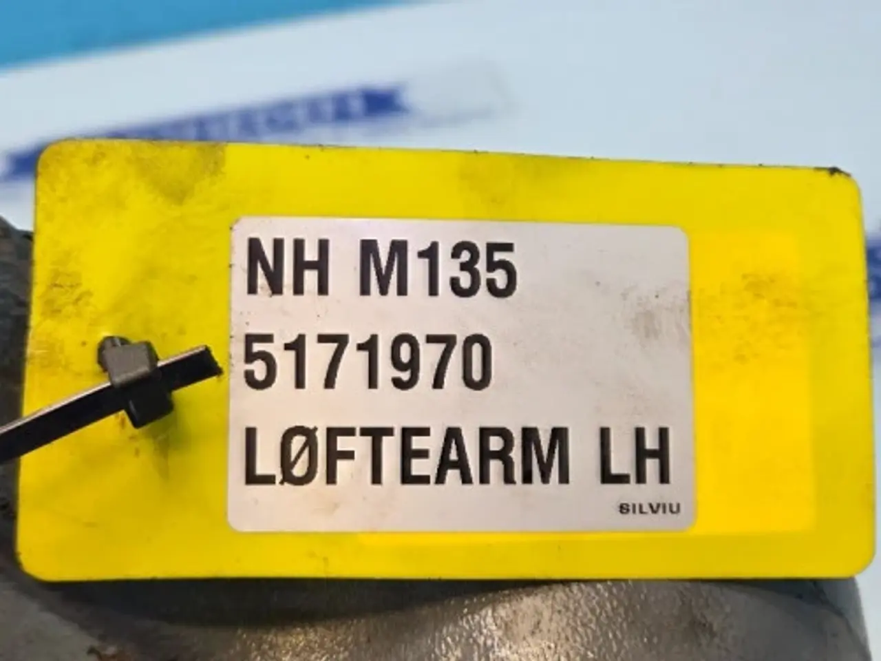 Billede 14 - New Holland M135 Liftarm L. 5171970