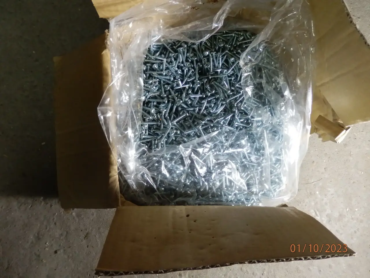 Billede 1 -  skruer 5 x 30 hele kassen 225 kr.ca. 20kg