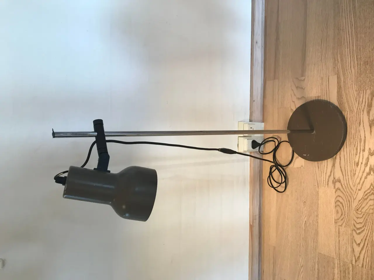 Billede 1 - Grålig standerlampe / gulvlampe (retro)