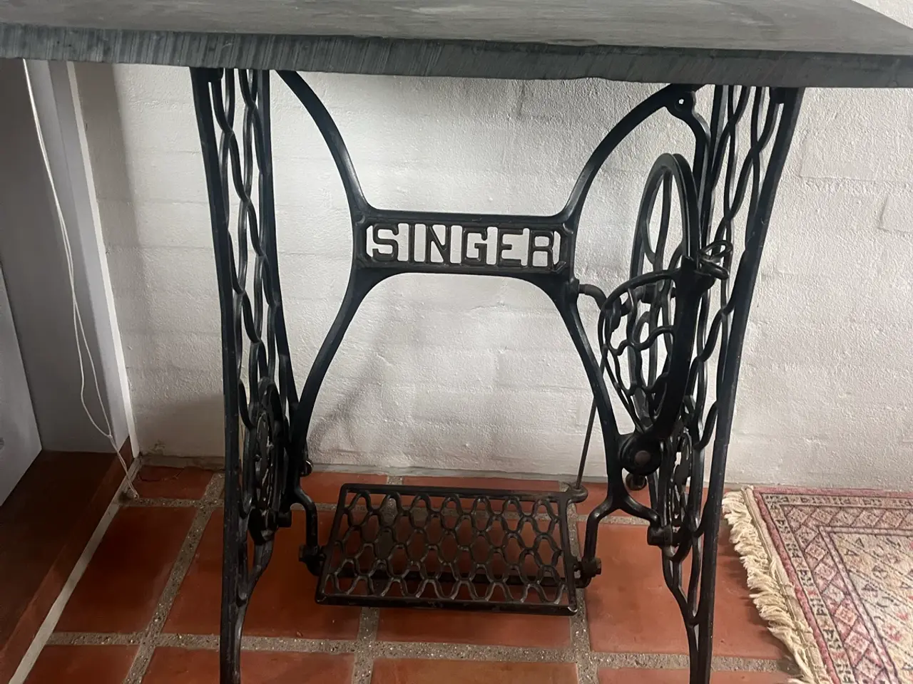 Billede 1 - Singer symaskinebord med skifferplade