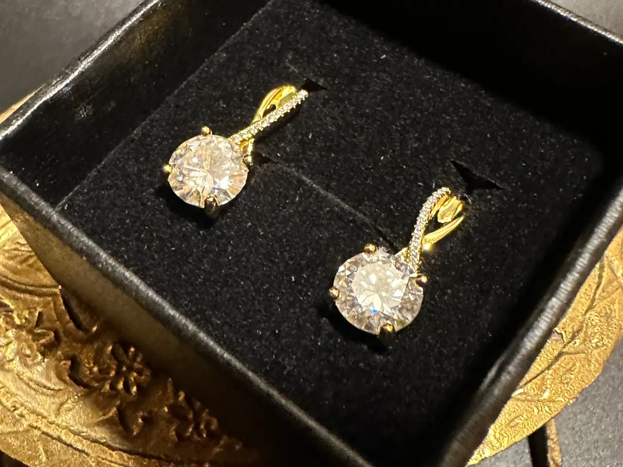 Billede 6 - Nye sølvøreringe med 2 karat moissanite i hver.