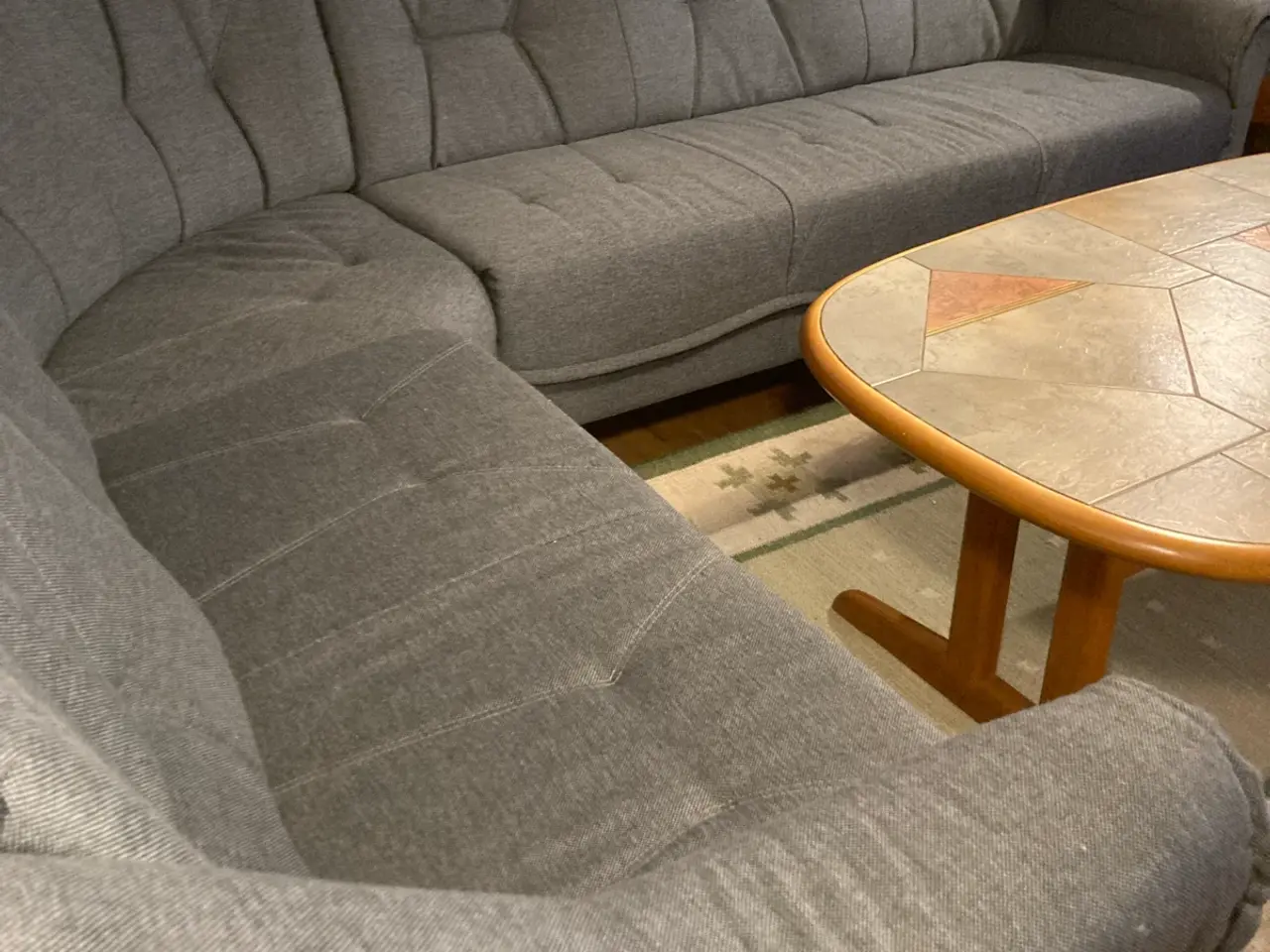 Billede 3 - Hjørnesofa m/ sofabord