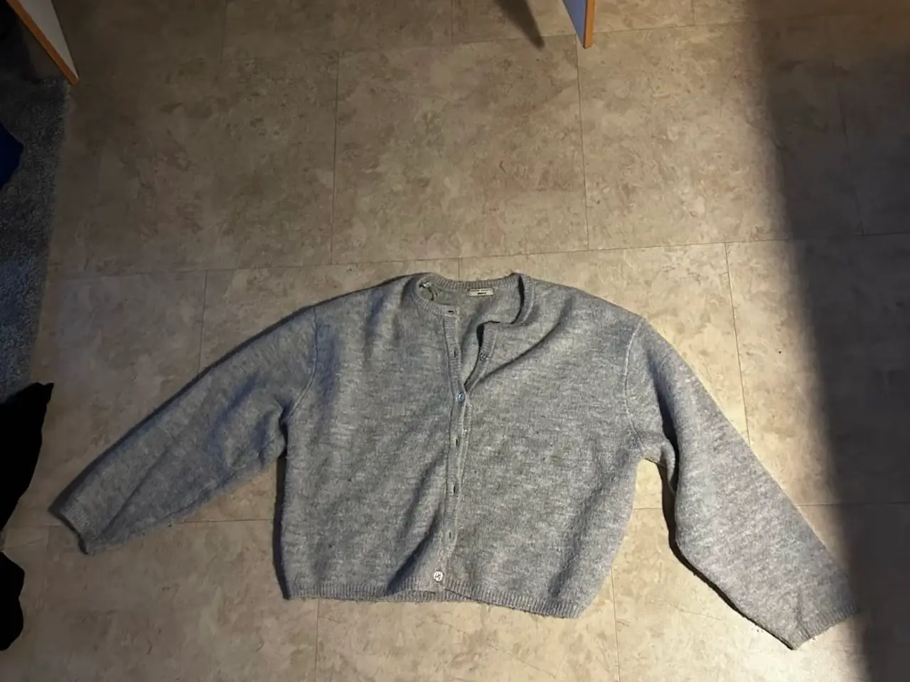 Billede 1 - Grå strik cardigan Gina Tricot