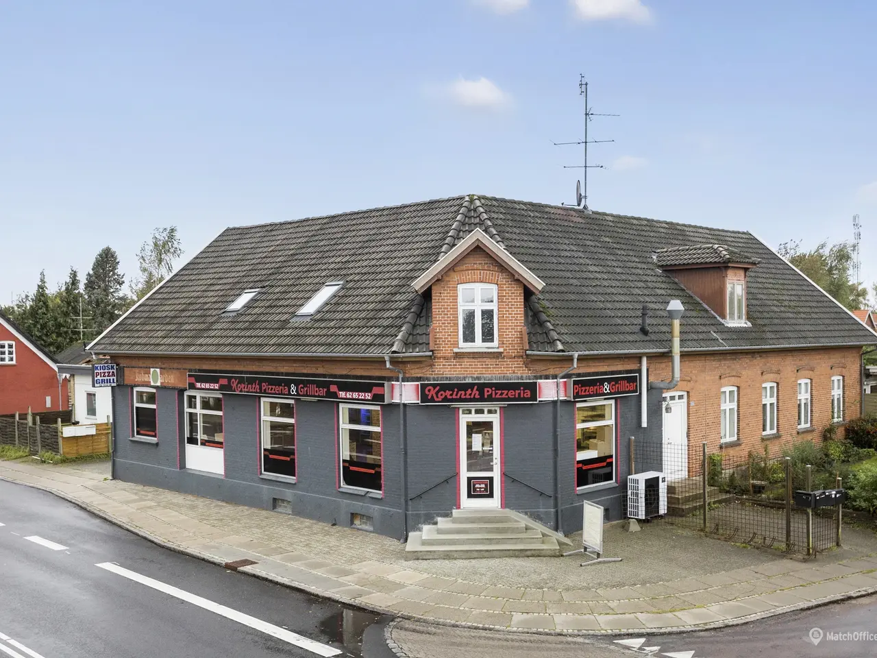 Billede 1 - Spændende ejendom i Korinth med flere boliger og erhverv