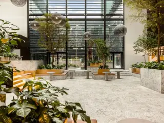 PUBLIC - ikonisk kontorbygning genopstår som unikt flerbrugerhus med luksuriøse fællesfaciliteter