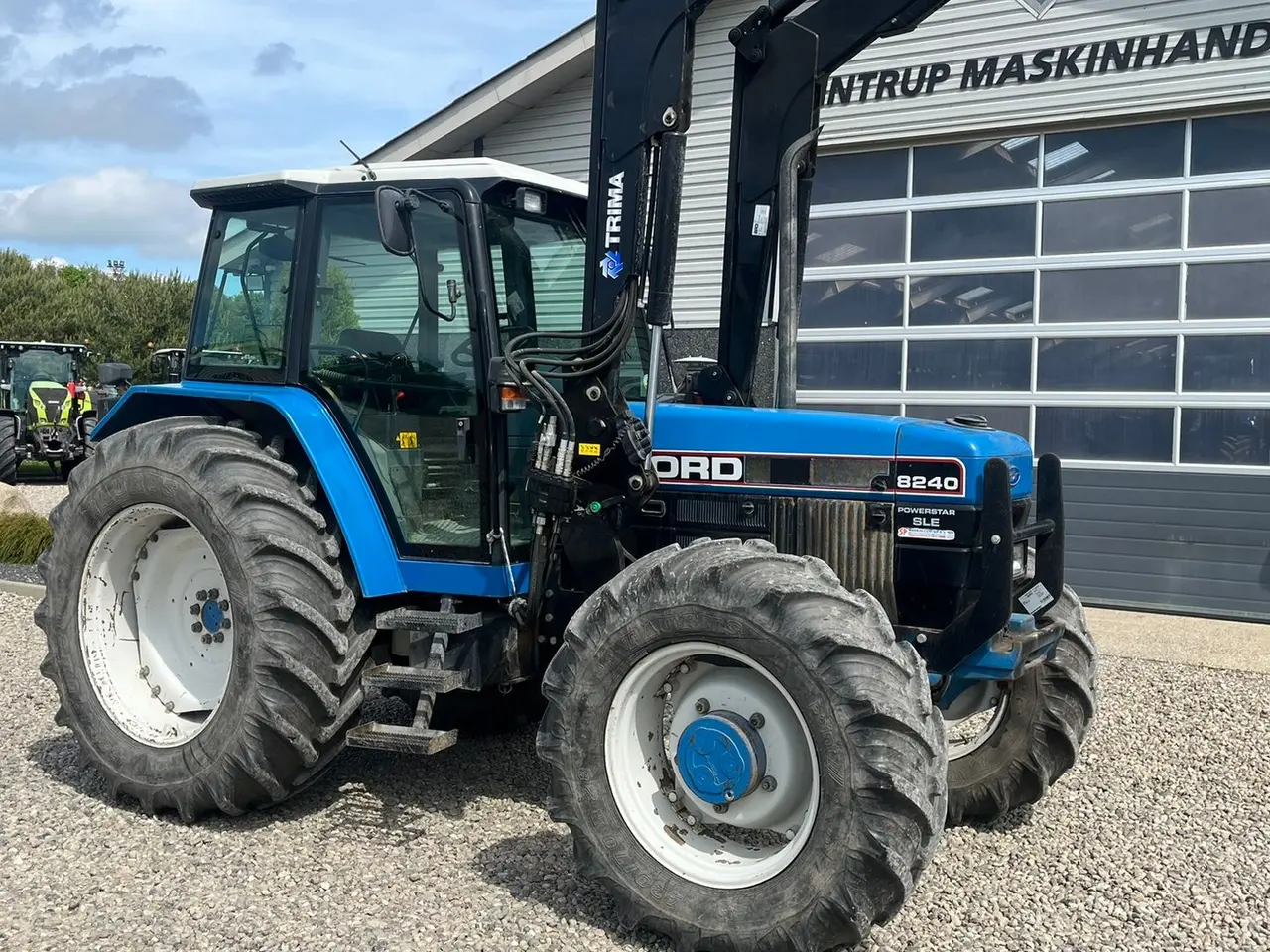 Billede 15 - New Holland 8240 SLE med frontlæsser