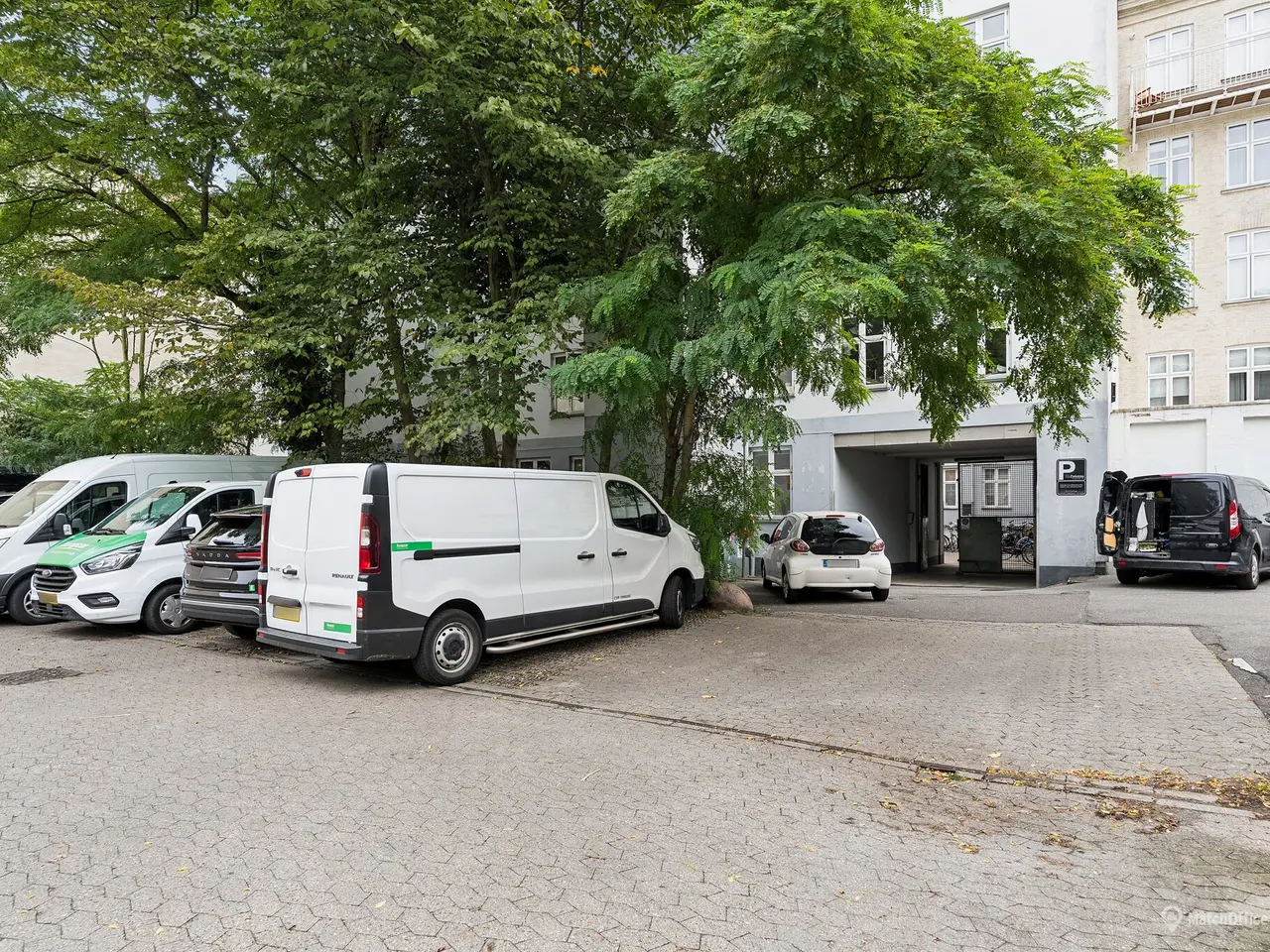 Billede 38 - Fredeligt kontor bag Vesterbros levende gader