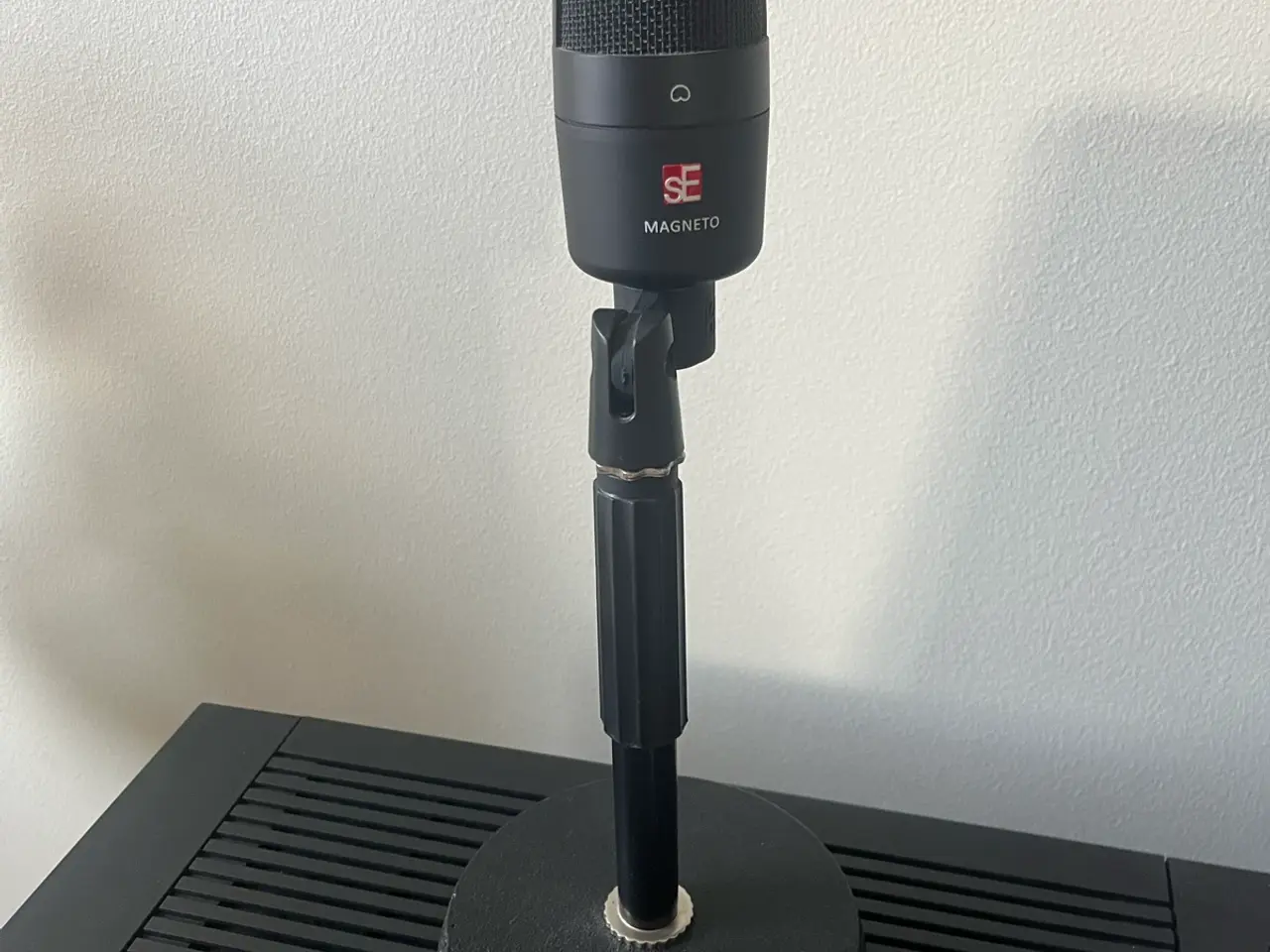 Billede 1 - sE Electronics Magneto kondensatormikrofon + stati