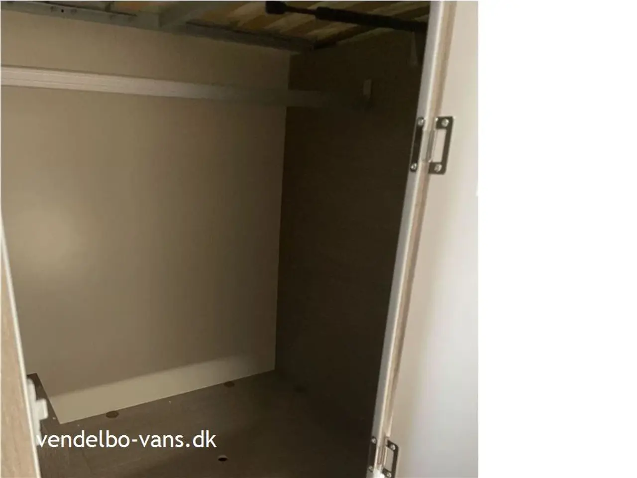 Billede 9 - 2025 - Rollerteam Zefiro 285 TL   Zefiro det helt nye 2025 look med enkeltsenge og vario bad