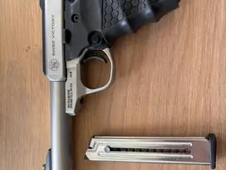Smith & Wesson Victory 22lr