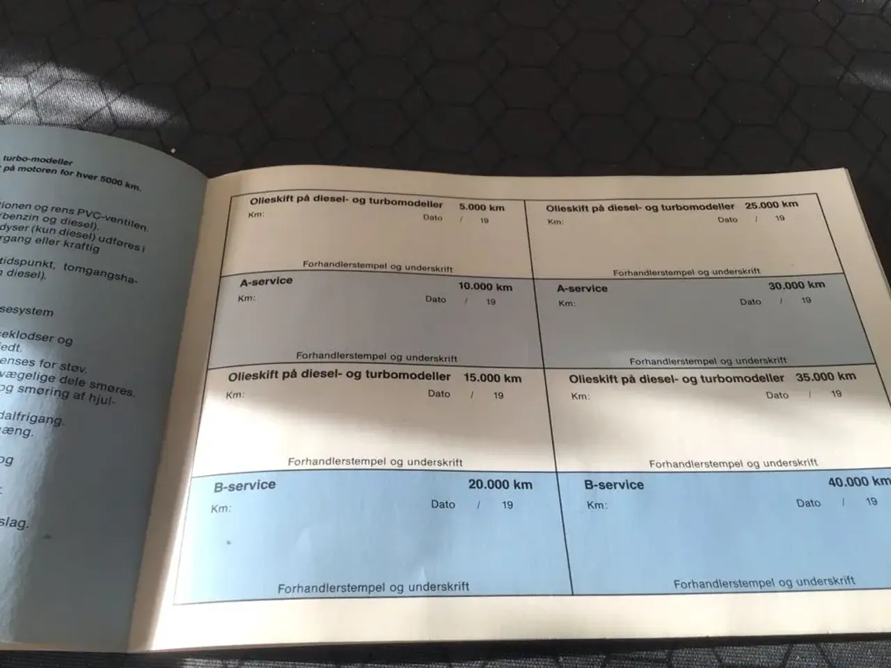 Billede 2 - Nissan servicehæfte fra 80 erne