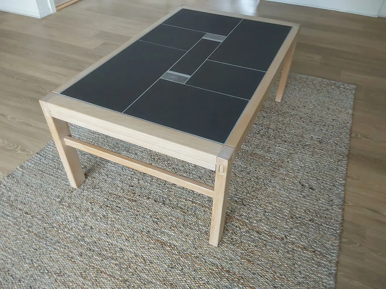 Billede 1 - Sofabord I eg med granitbordplade