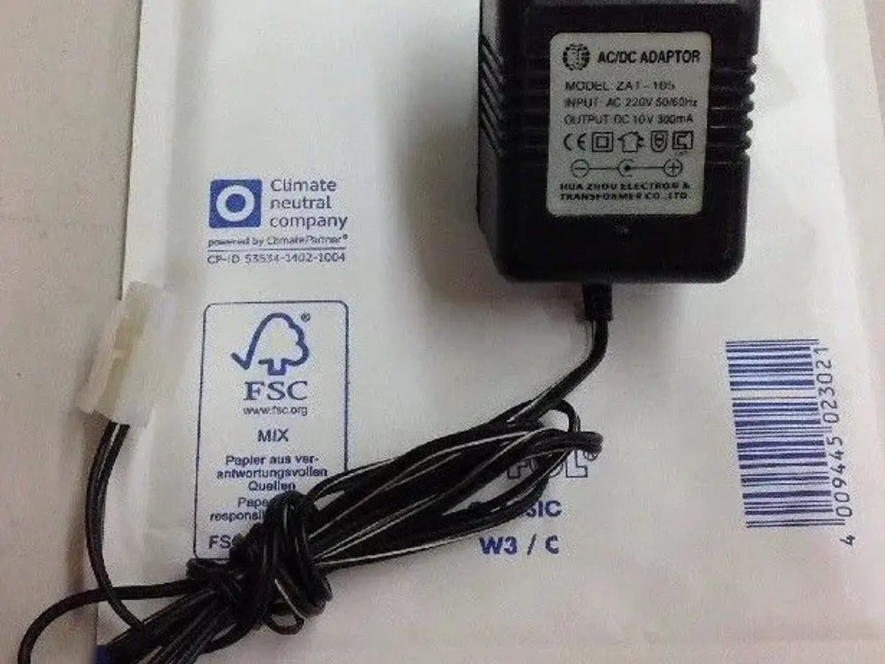 Billede 2 - HUA Zhou ZAT-105 AC/DC Adapter 10V 300mA