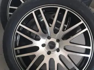 Alufælge 22" med dæk 5X120 ET 35