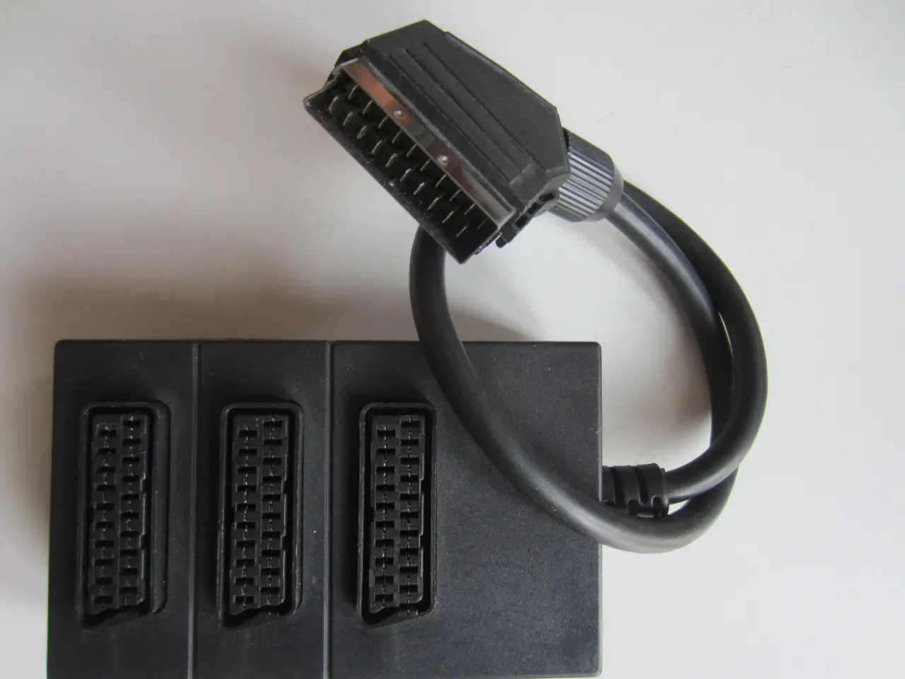Billede 1 - Scartboks med 3 stk. scart-bøsninger