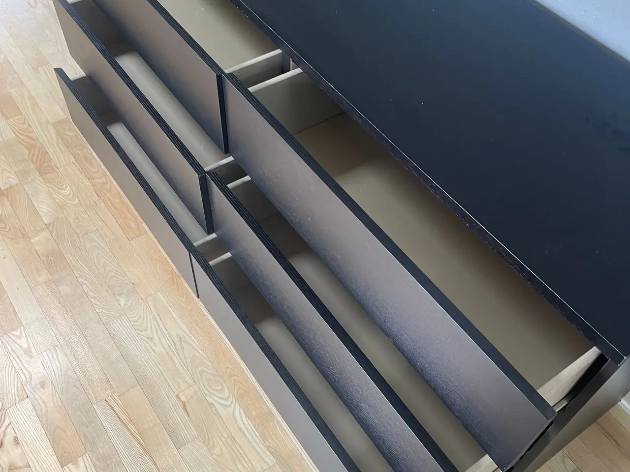 Billede 3 - Stor sort kommode