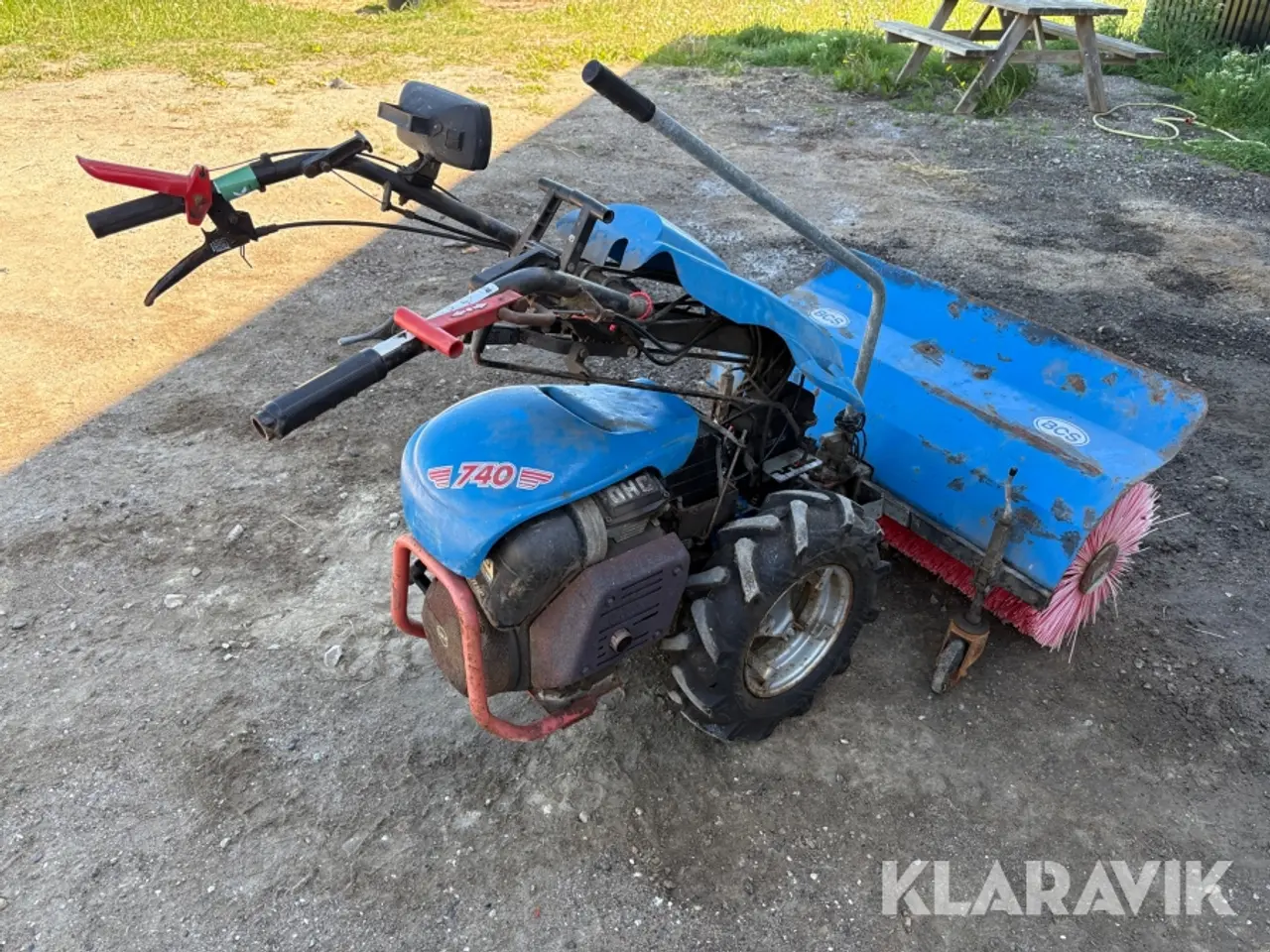 Billede 3 - Redskabsbærer BCS 740 med kost