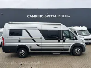 2020 - Adria Twin Axess 640 SL Adria Twin Axess 640 SL 2020 - Kan ses nu hos Camping-Specialisten.dk