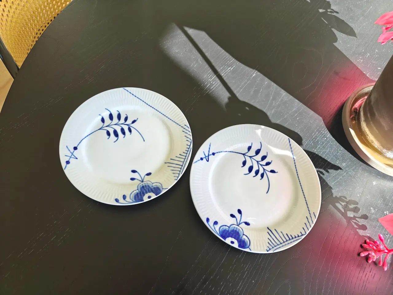 Billede 2 - Royal Copenhagen Blå Mega Riflet kagetallerkener
