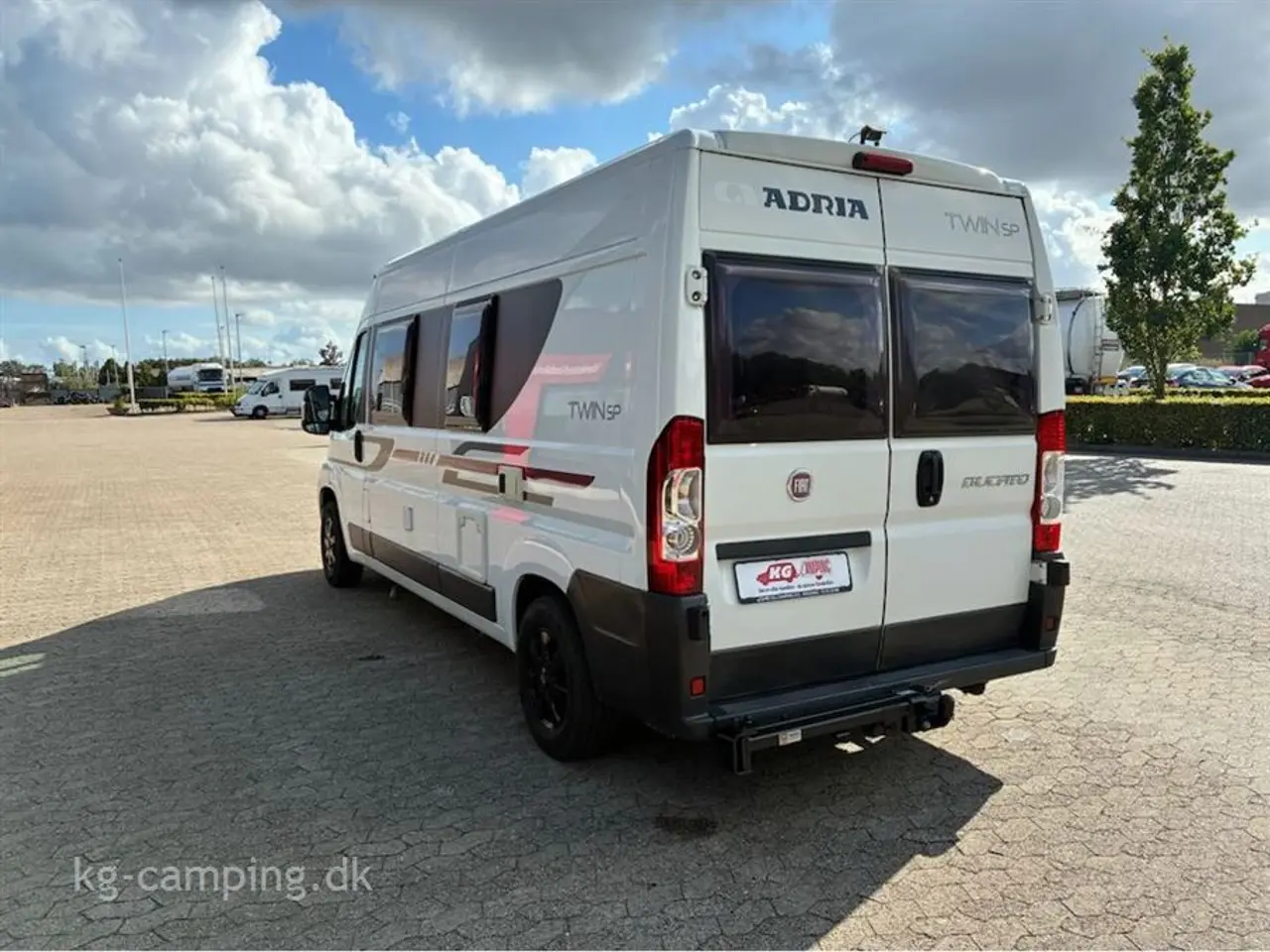 Billede 2 - 2013 - Adria Twin 600 SP Adria Twin 600 SP fra 2013 - veludstyret med bla. markise, solcelle, bodelsbatteri og meget mere.