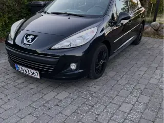 Super velholdt kun kært 137.000km Er åben for bud.