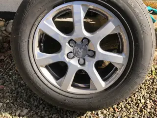 Org. Audi fælge med dæk 