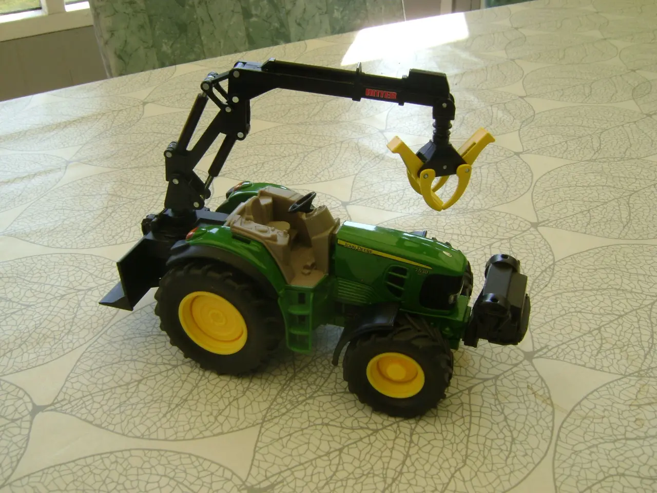Billede 1 - John Deere 7530 med Skovkran Siku