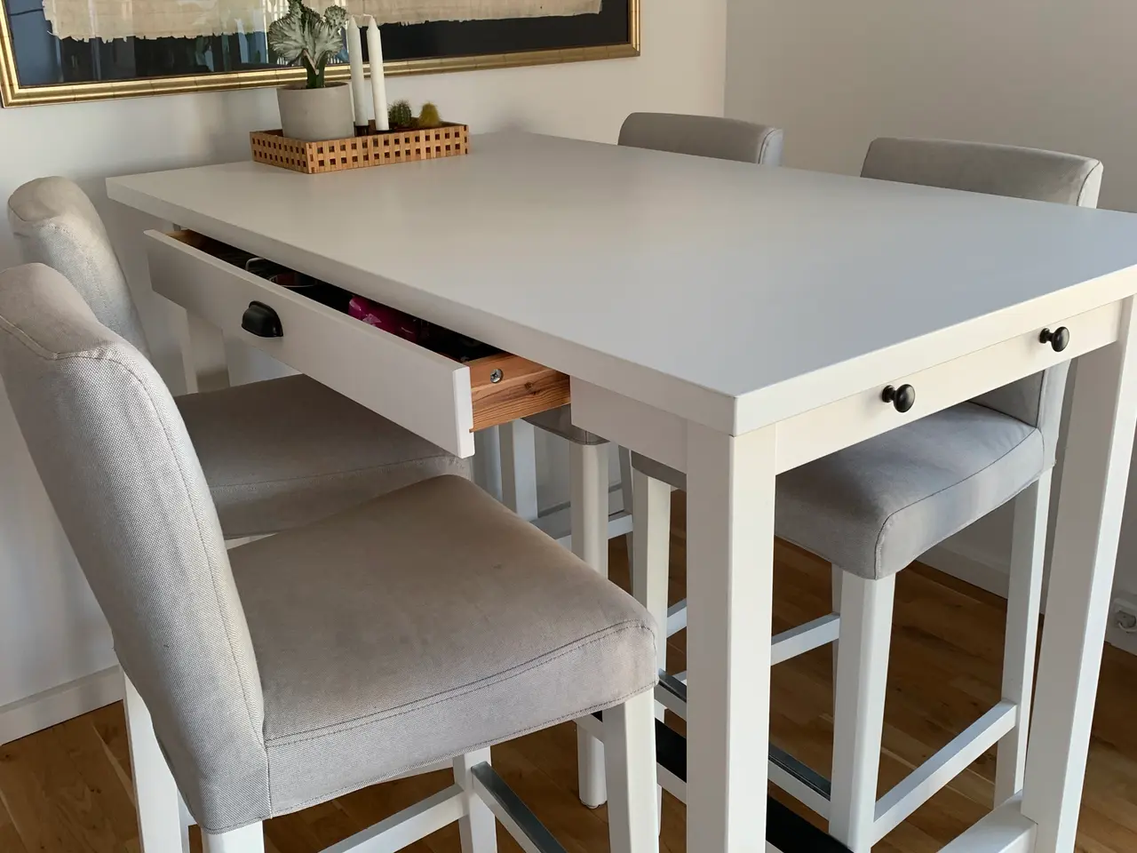 Billede 2 - Spisebord m/4 stole