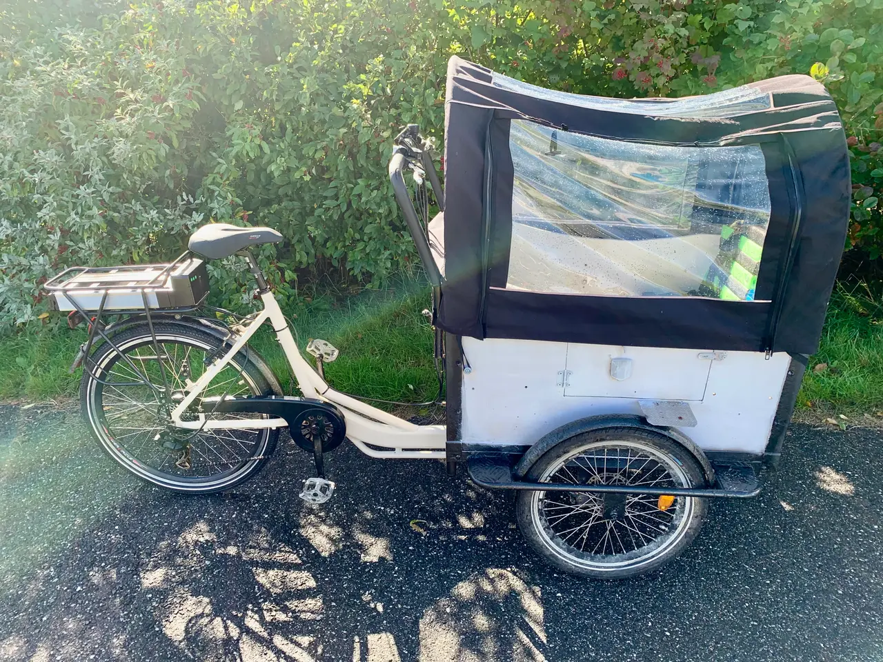 Billede 1 - Ladcykel med el sælges