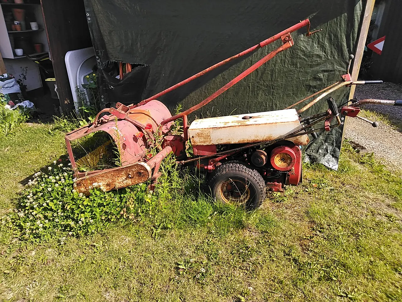 Billede 1 - Gravely fejemaskinne