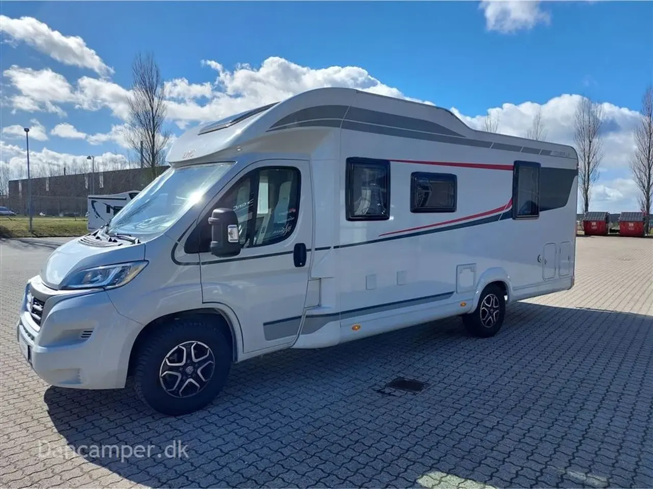 Billede 4 - 2024 - LMC Tourer H 720 Lift LMC Tourer H 720 Lift, 140 Hk, 9-trins aut., El-støttefødder, vandbåren varme i gulvet samt blæsevarme - en god vintervogn